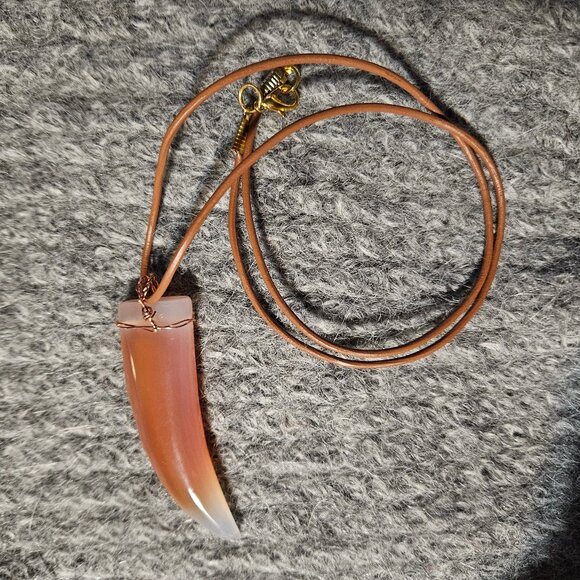 COPY - Carnelian agate horn gemstone pendant, wire wrap, leather cord, NWOT - Picture 4 of 5